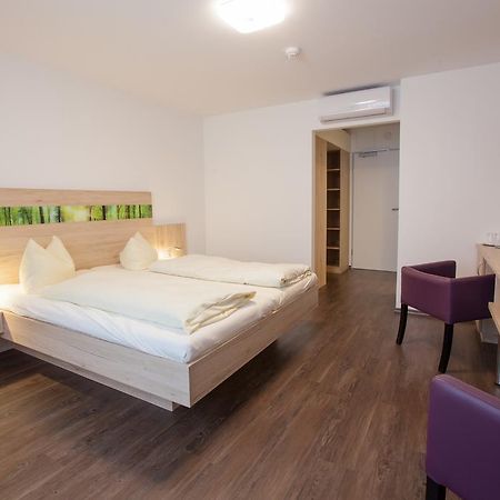 Hotel Zur Pfalz Kandel Kültér fotó