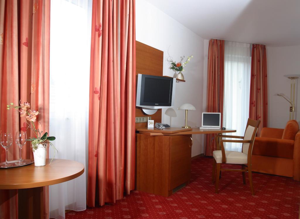 Hotel Zur Pfalz Kandel Szoba fotó