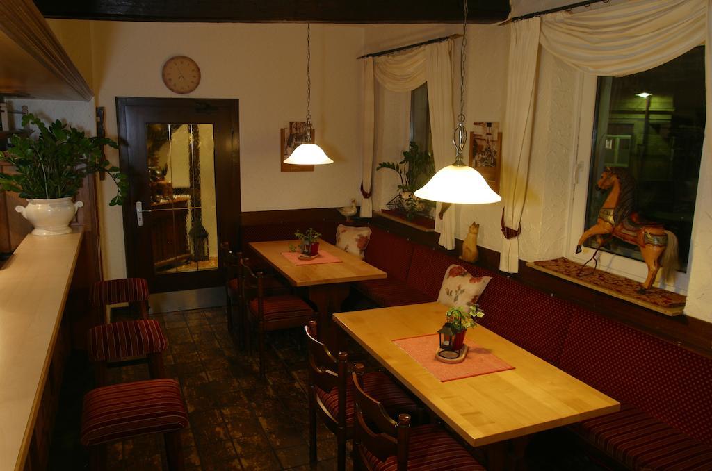 Hotel Zur Pfalz Kandel Kültér fotó