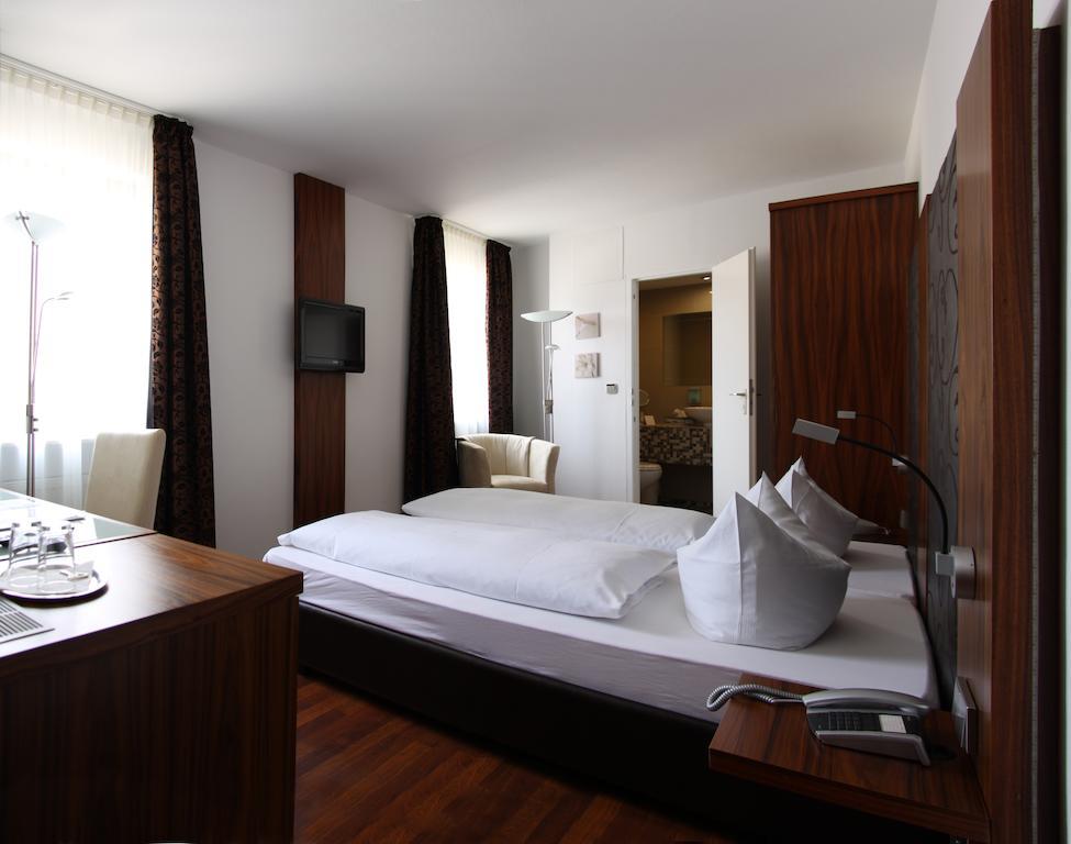 Hotel Zur Pfalz Kandel Szoba fotó