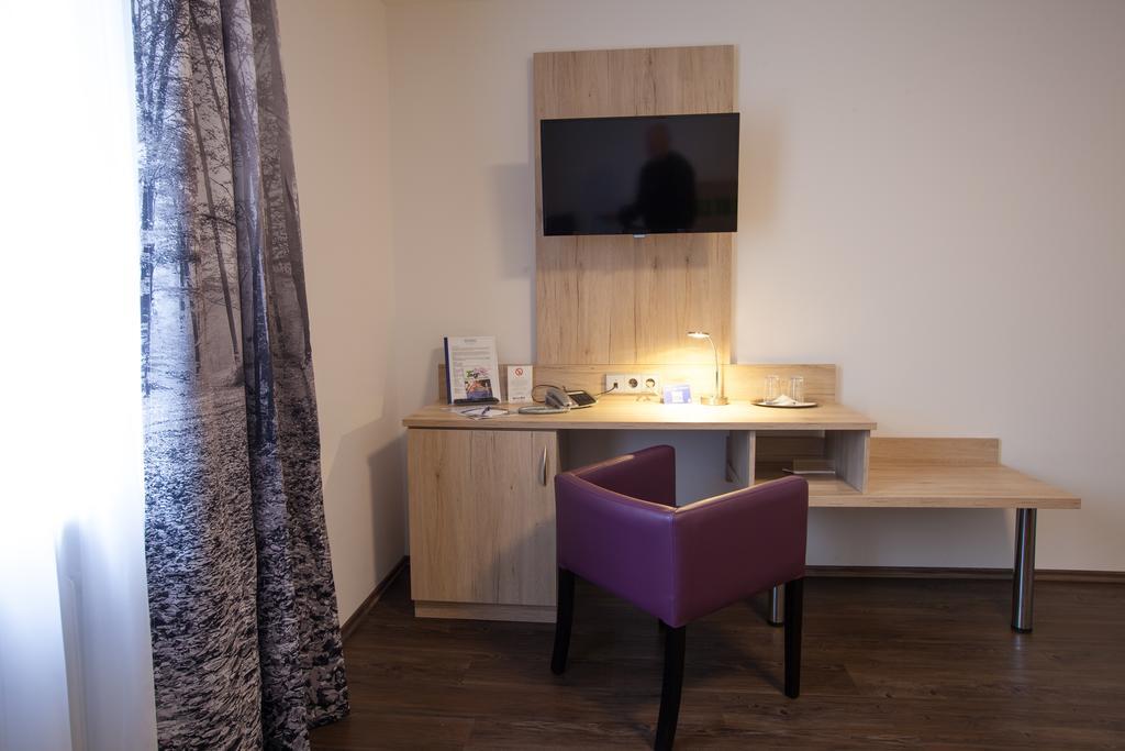 Hotel Zur Pfalz Kandel Kültér fotó