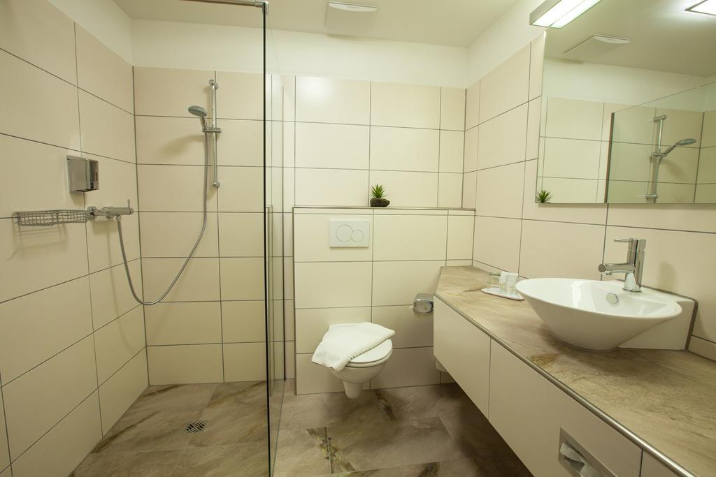 Hotel Zur Pfalz Kandel Kültér fotó