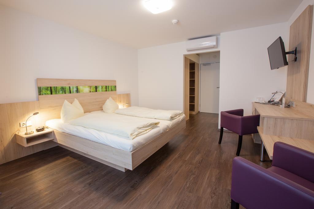 Hotel Zur Pfalz Kandel Kültér fotó